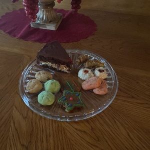 Mikasa crystal high point cake plate 12”